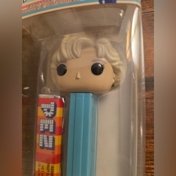 Funko Pop Pez The Golden Girls Rose  Limited Edition Candy Dispenser Betty White - Picture 3 of 4
